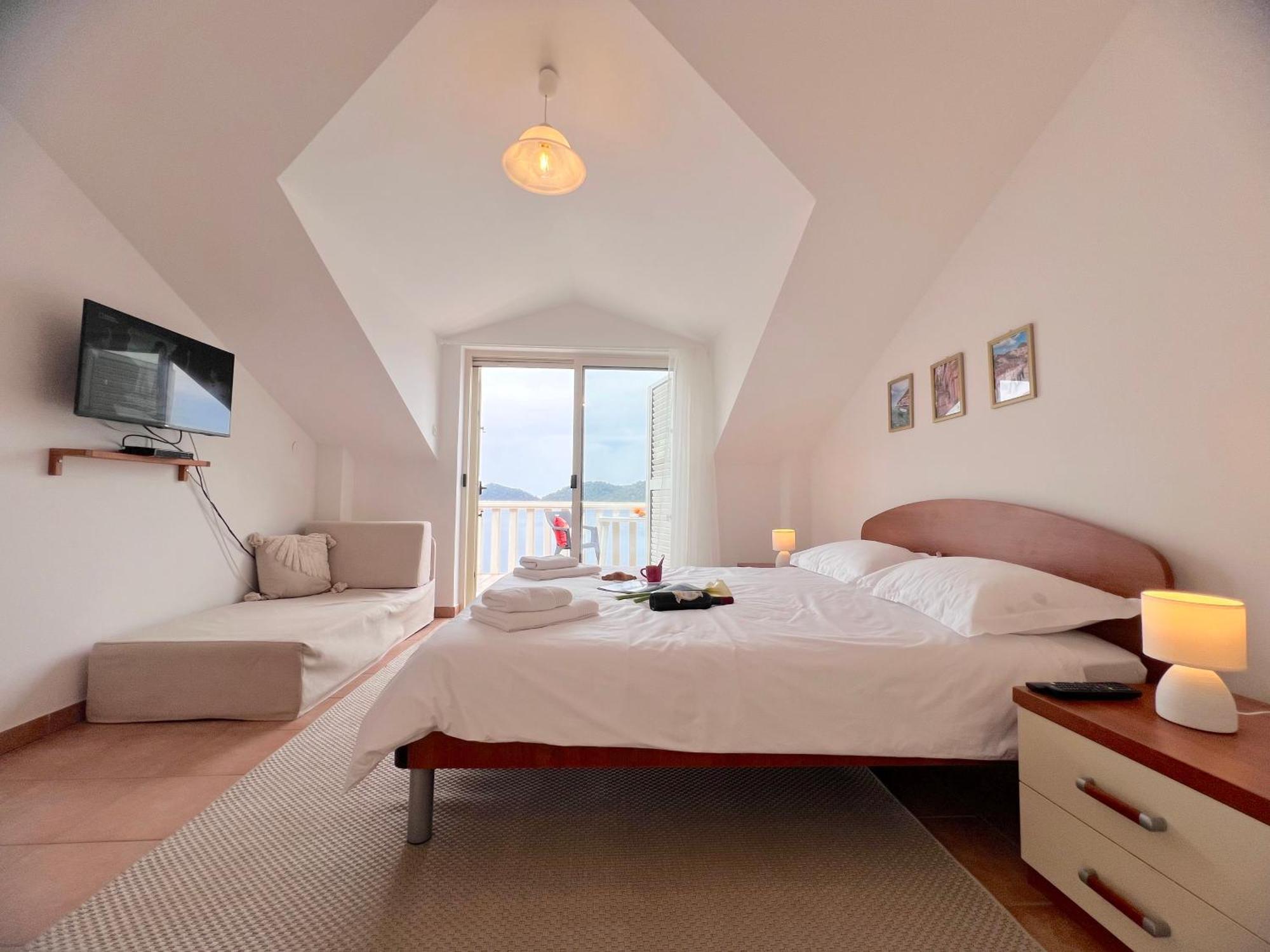 Terrace Studios With Panoramic Seaview Uble Exterior foto
